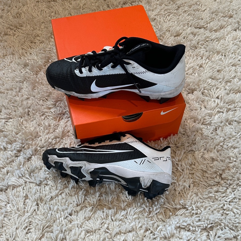 Nike Kids Black and White cleats